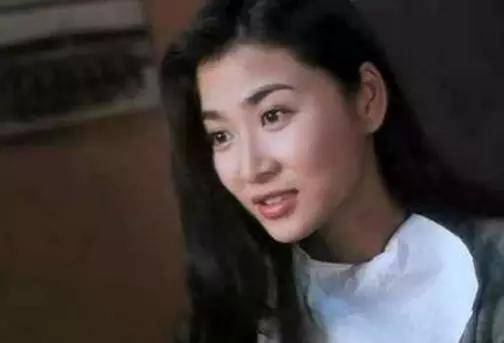 她美貌胜过邱淑贞,因拒绝拍香艳片被打残,51岁
