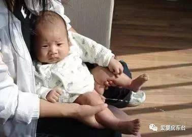 你还在给你家小宝宝把屎把尿吗？其中危害多多
