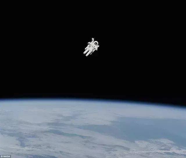 "太空行走" 来源/nasa