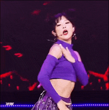 韩网热议,每次回归都让人眼前一亮的,她的腹肌!