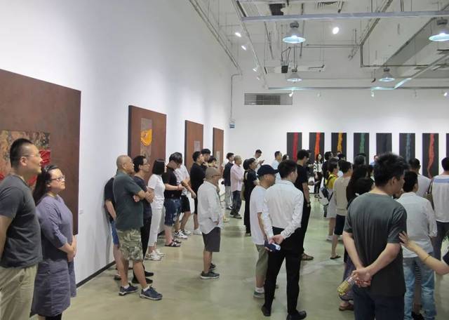 【锦都现场"易—洪振宇艺术展"在锦都艺术中心圆满开幕