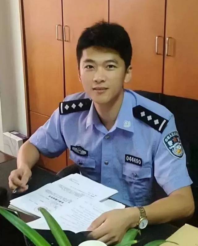 年轻警察患白血病去世,年仅34岁,他的盆友圈让人泪崩