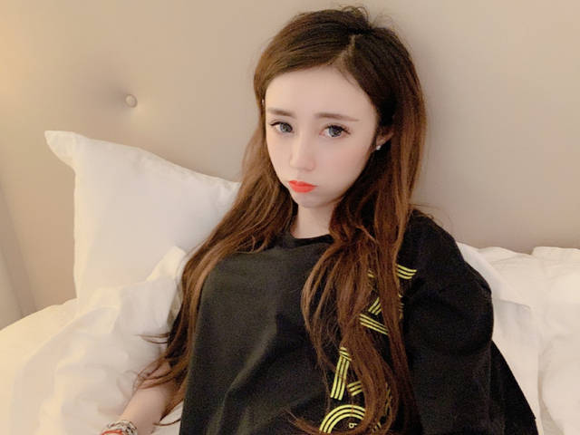 狼人杀JY豪饮3杯冰果汁,嘴闲不下来,美女圈圈