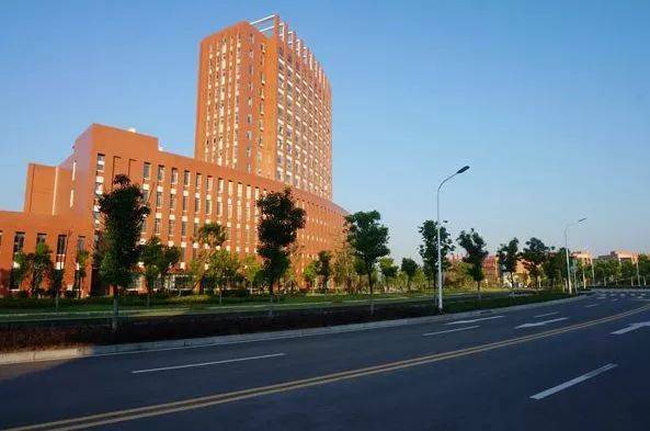 宜昌市工业学校宜昌市电子工业学校合并组建的普通高校已有60多年的办