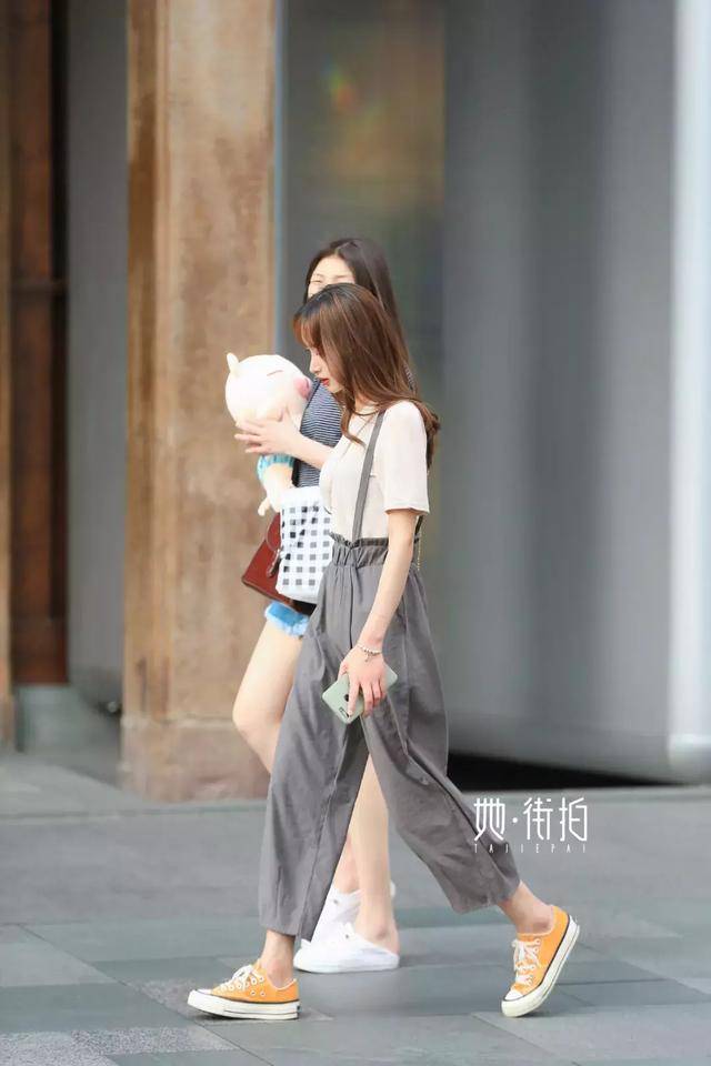 帆布鞋不止有匡威,这些明星同款好看还不贵!