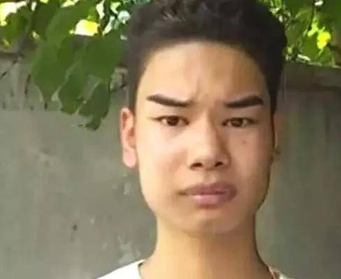 眉毛哥小吴的悲凉网红梦,爆红过后变成家里蹲