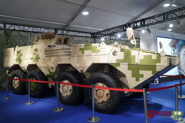 北方工业展出的vn1型8x8轮式装甲车,这款装甲车曾远销到委内瑞拉.