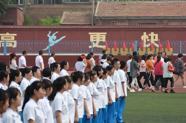 感恩拼搏 青春梦想——沙城中学举行2017级学生十八岁