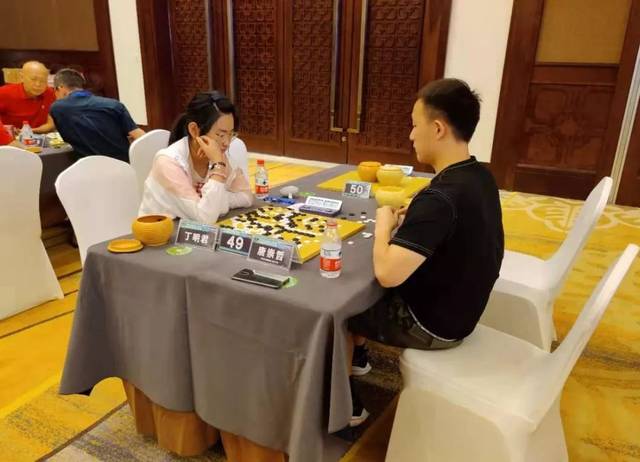 马媛媛 职 业 女 棋 手