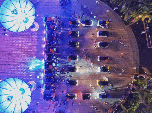 (场内三楼东侧领取) 免费停车 800个停车位 2019忻州首届汽车创意市集