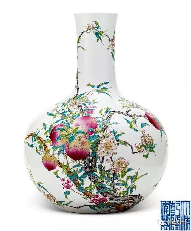清乾隆 粉彩九桃天球瓶 高51厘米 4255万元