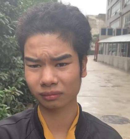 眉毛哥小吴的悲凉网红梦,爆红过后变成家里蹲