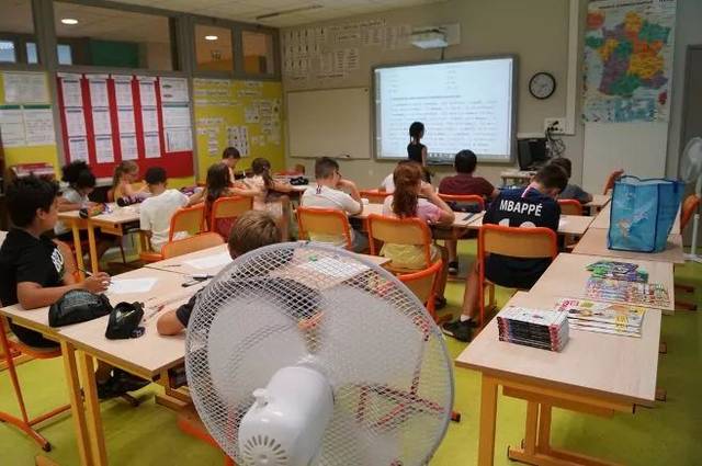 活久见!法国高温将达45度!4省红色警报、中考延迟、房子出现裂