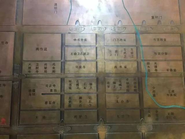 一点是,当时长安青楼云集的"红灯区,却坐落在紧邻皇城东南角的平康坊