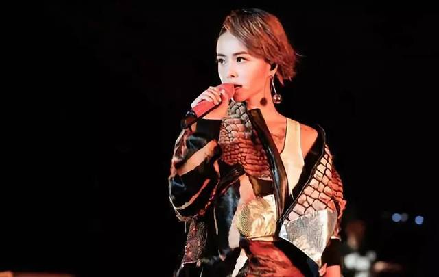 高产!周杰伦居然给别人写了223首歌曲,够出22