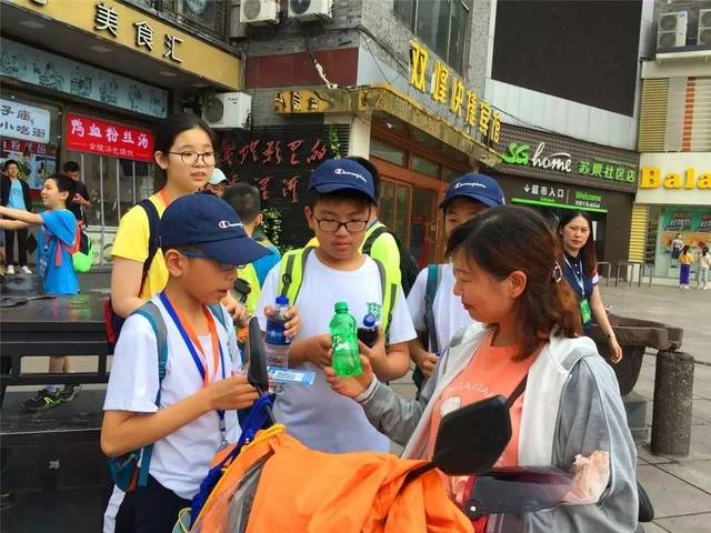 城市生存挑战,00后小学生体验绝境求生!