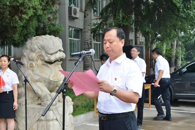 县党史办主任李新海讲述党史县史