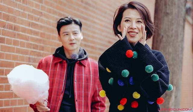 蔡少芬怀三胎 与老公张晋公布三胎晒视频方式