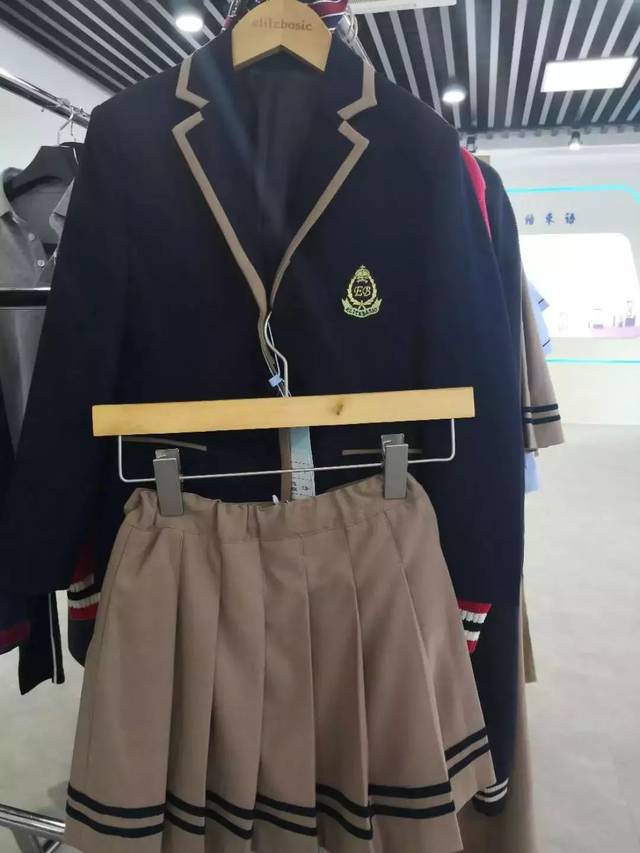 厦门中小学要换校服了!超洋气!有人却怀念起