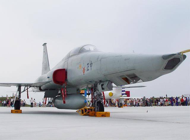 rf-5e侦察机