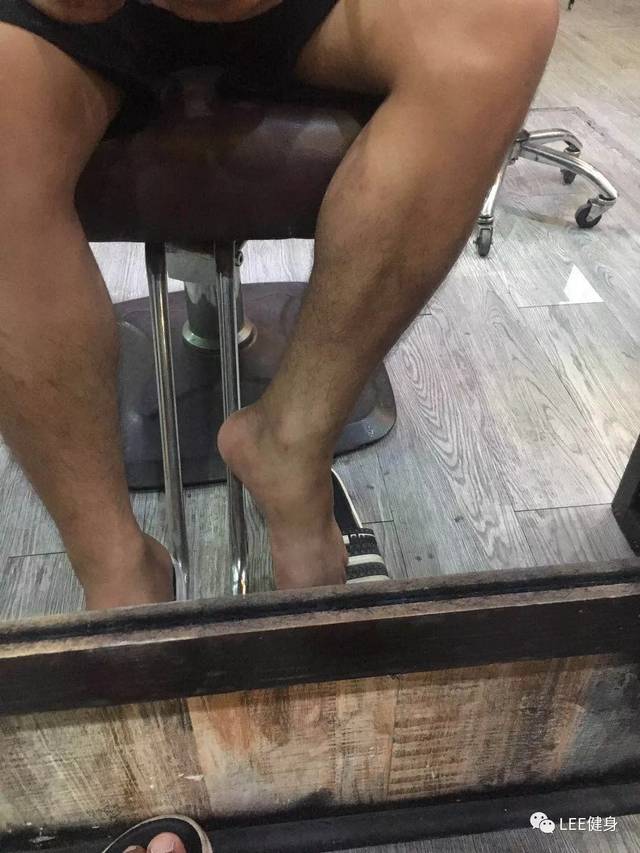 偷窥了25位肌肉男的多毛腿,真的比女人的腿细吗?