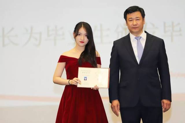 成人成才 报效国家--记良乡中学2019届毕业暨