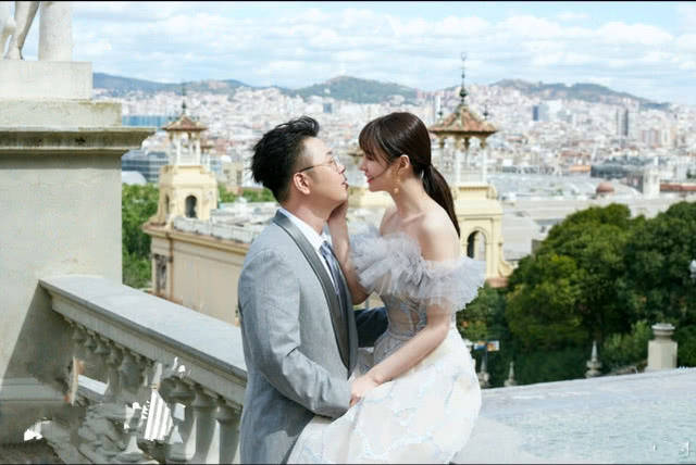 杜海涛沈梦辰婚纱照曝光,两人搂腰相依甜如初恋,期待喜讯!