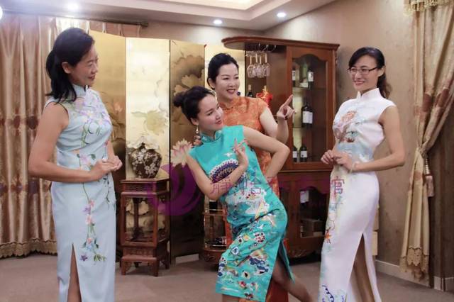 从2000年正式开始教学至今, 杨静怡老师多次获得国家和省市级大型活动
