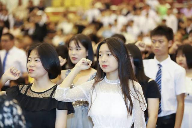 成人成才 报效国家--记良乡中学2019届毕业暨