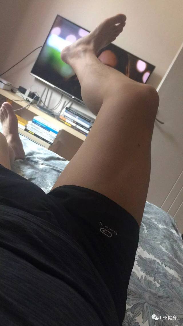 现在我眼里全身腿啊,多毛的,光滑的,直的,弯的,翘的……各种男人腿,啊