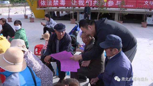 向游客宣传《方法不步骤群众记录旅游暂行办法》和文明管理倡议书等cad实训行为及文明图片