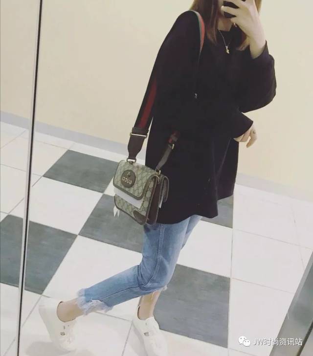 购买包包请添加老板娘wx(iloveweekly) gucci背法腰包胸