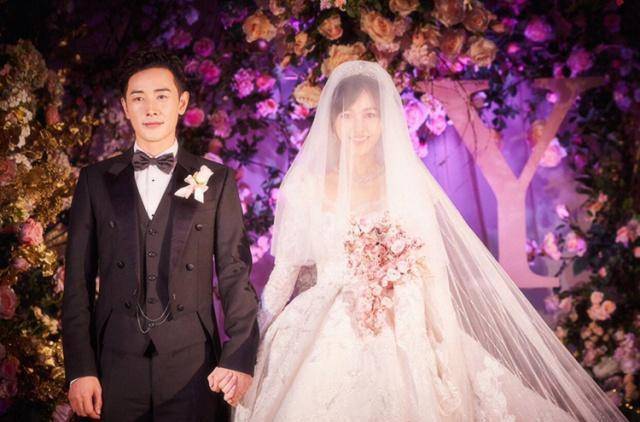 男左女右的结婚照,张若筠唐艺昕张若昀却这样