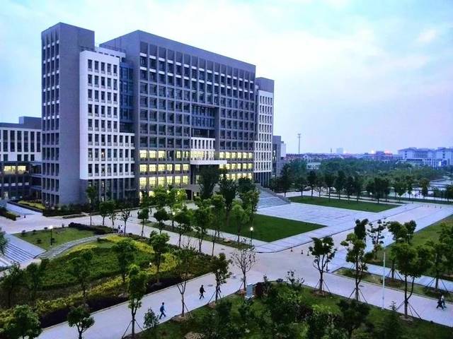早在1985年,安徽省和就德国下萨克森州签订共建合肥联合大学协议啦!