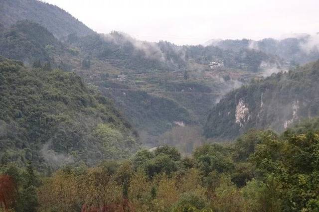 沿着诸佛江,邂逅彭水鹿角镇的天然美景