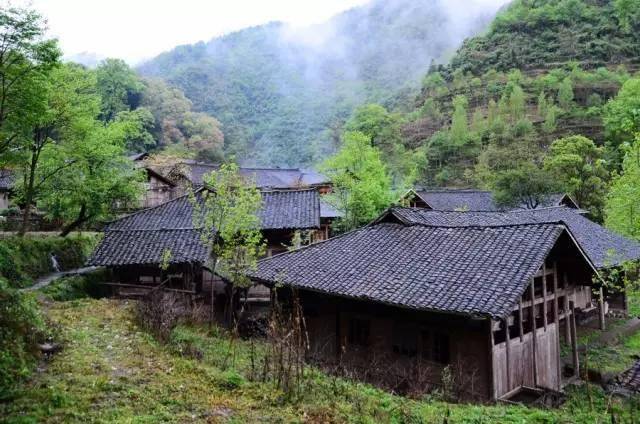 峡谷深处的中国最大原生态苗寨,酉阳最美古村落,石泉古苗寨!