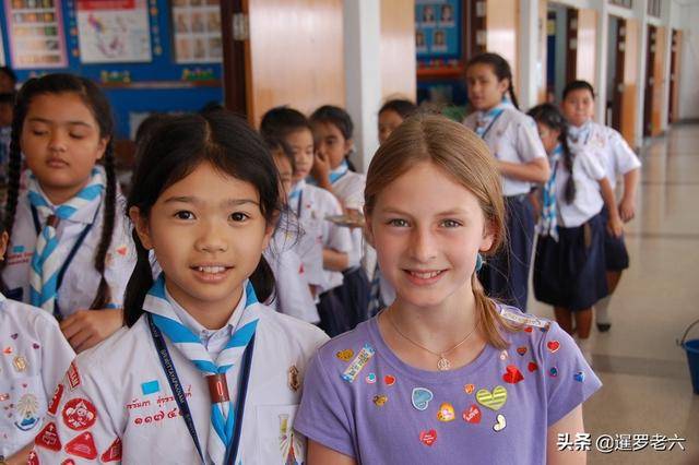 小学生 泰国当地的中小学分公立,私立和国际学校三种!