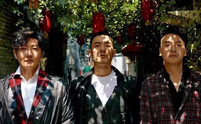 买水军黑前妻,蹭完前女烈焰公益服友热度就跑,现在他娶了个90后娇妻?