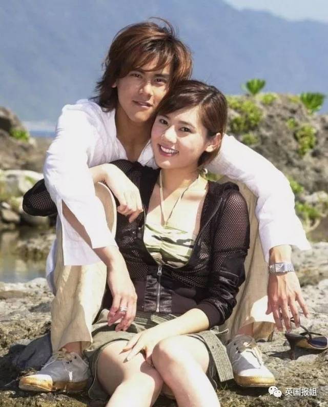 2004年,秋瓷炫和彭于晏合作了电影《恋香》,她饰演外表坚强,内心缺乏