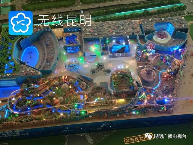 "雪世界"模型图和"雪世界"6月施工进度实拍图(图自昆明融创文旅城)