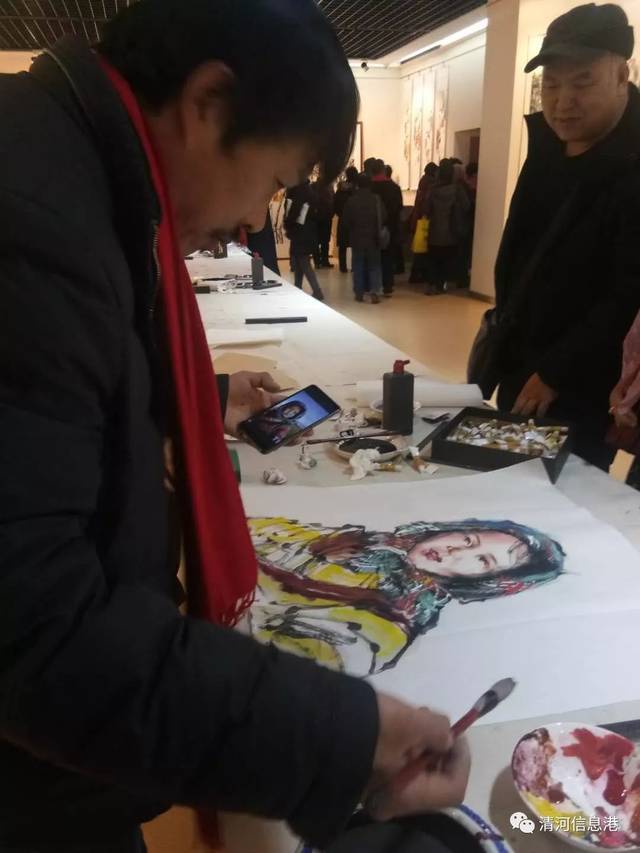 宋九志的画艺人生:执笔坚守四十载,色彩传递正能量