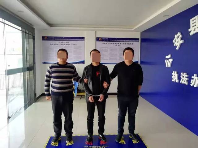 荆州警方抓获一跨国贩毒团伙,毒贩冒死吞毒,用玉米掩人耳目