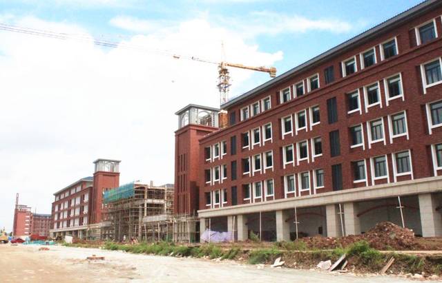 据太平经联社相关负责人介绍,石门实验学校新校区于去年10月开始动工
