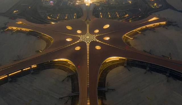新世界七大奇迹之一,北京大兴国际机场震撼夜景曝光!