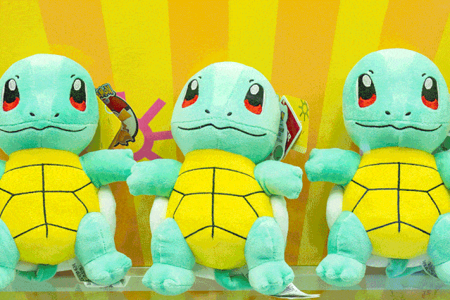 普通版娃娃机内的毛绒玩具也很走心,小火龙,杰尼龟,乔巴,小布狗.