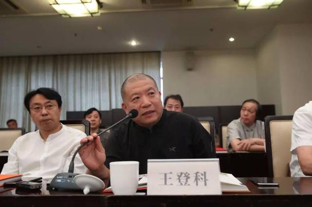 王登科:荣宝斋书法院院长