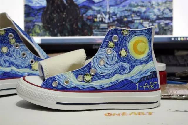【绘画教程】在帆布鞋上,画一幅梵高的"星空"