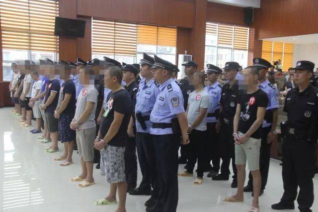 藤县东荣何姓70余人去陈塘打架,持砍刀,铁管,被法院公开宣判重大涉恶