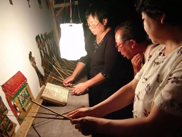 黑龙江省级传承人4人,是世界级非物质文化遗产项目望奎皮影的主要传承