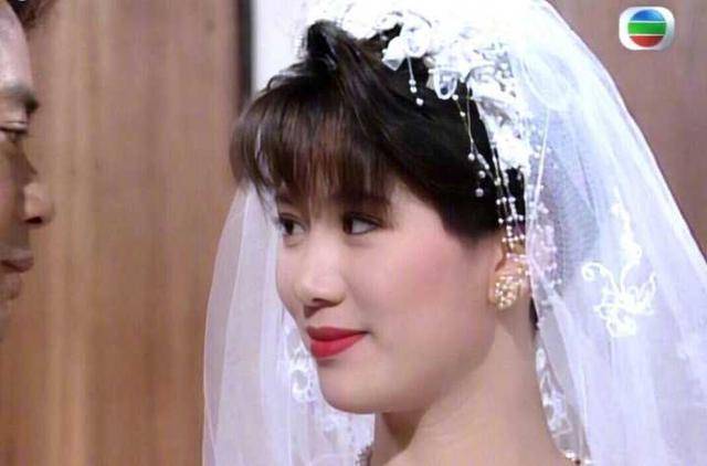 八零年港星婚纱大曝光,王祖贤是心目中新娘,邱淑贞跟平时没区别
